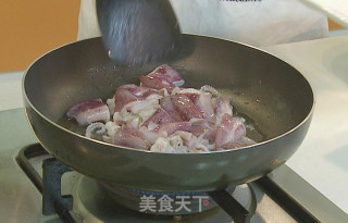 姜葱炒魷筒的做法步骤：3