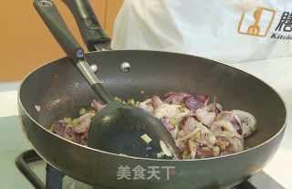 姜葱炒魷筒的做法步骤：6