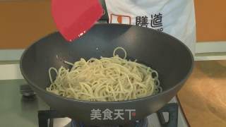 三丝炒意大利面的做法步骤：3