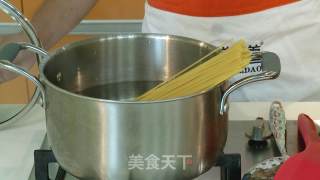 海味煮意粉的做法步骤：1