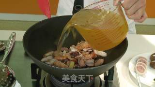 海味煮意粉的做法步骤：4