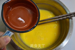 【虾米水滑蛋】的做法步骤：2