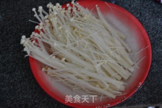 【香汤牛肉金针菇】的做法步骤：2