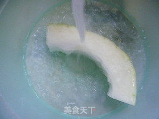 蟹味菇冬瓜汤的做法步骤：2