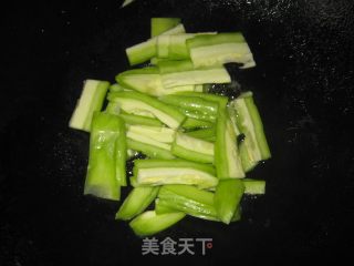 豆豉鲮鱼炒苦瓜的做法步骤：4
