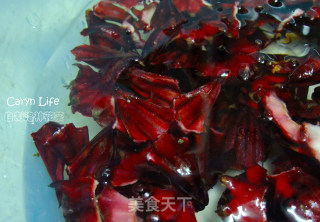 夏日酸爽开胃饮，懒人自制“洛神花茶的做法步骤：2