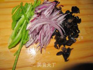 海参牛肉面的做法步骤：1