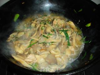 鲜蘑炒肉片的做法步骤：15