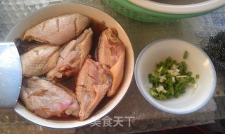 红烧鸡中翅的做法步骤：1