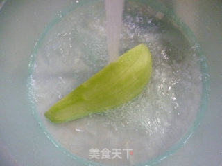 韭菜芽虾皮炒蒲瓜的做法步骤：4