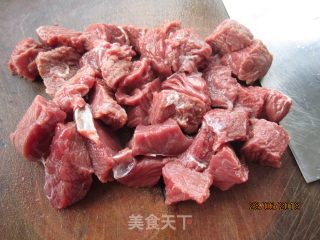 光灿灿的--咖喱牛肉的做法步骤：2
