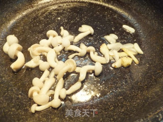 芹菜炒鱿鱼的做法步骤：9