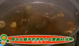 夏日解暑的极品汤饮----老北京桂花酸梅汤的做法步骤：2