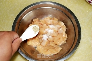 宝宝的最爱-----五彩鸡丁的做法步骤：6