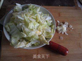 素炒包菜的做法步骤：1