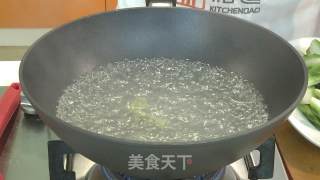 丝瓜肉片汤的做法步骤：2
