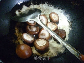 香菇烧油豆腐的做法步骤：5