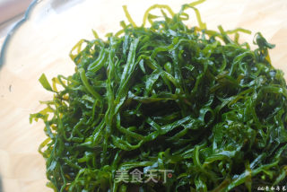 清凉脆爽美发瘦身营养丰富的凉拌美食—凉拌海带丝的做法步骤：1