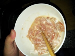 西兰花什锦小炒肉的做法步骤：4