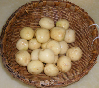 小土豆烧牛腩的做法步骤：2