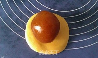 莲蓉月饼的做法步骤：3