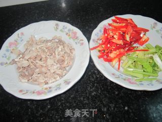 香芹炒肚丝的做法步骤：2