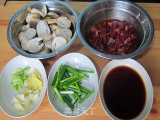 蚝油草菇牛柳的做法步骤：1