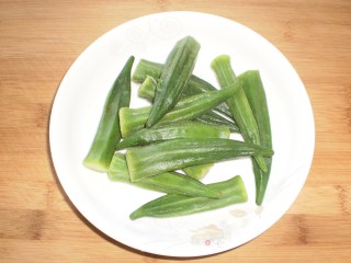 白灼羊角豆的做法步骤：4