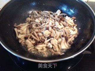 培根和鲜菇的做法步骤：1