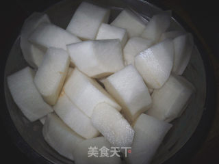 瘦肉焖萝卜的做法步骤：1