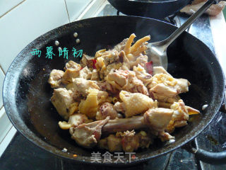 新疆大盘鸡的做法步骤：2