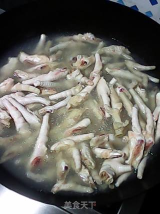 开胃泡椒凤爪的做法步骤：3