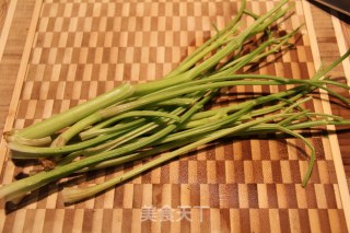 芹菜炒豆干的做法步骤：1