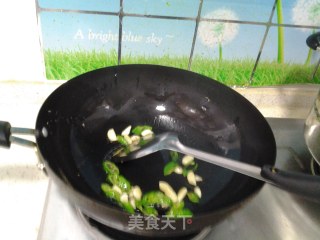 丝瓜炒鸡蛋的做法步骤：3