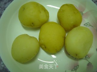 土豆拌橄榄菜的做法步骤：1