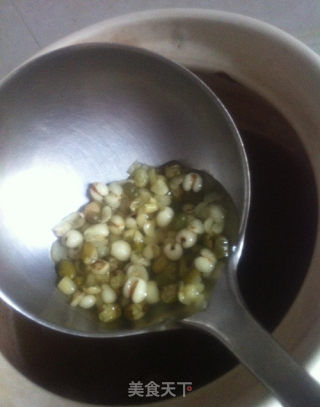 绿豆百合薏米汤的做法步骤：3