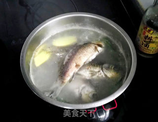 家常鲫鱼的做法步骤：7