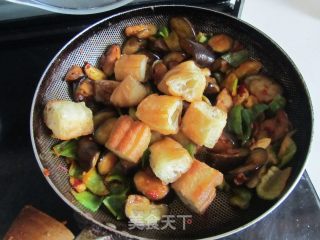 豆瓣茄子炒油条的做法步骤：10