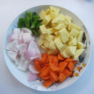 咖哩牛肉饭的做法步骤：1