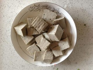 减肥小菜---西红柿烧豆腐的做法步骤：1