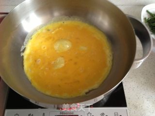 蒜苗炒鸡蛋的做法步骤：3