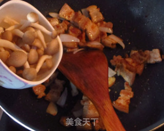 黑豆腐泡菜锅——黑豆腐系列3的做法步骤：4