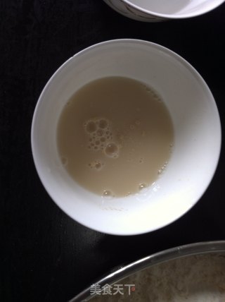 活力早餐----小花卷配煎蛋的做法步骤：2