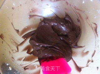 双色巧克力蛋糕的做法步骤：4