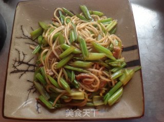 芹菜炒粉的做法步骤：9