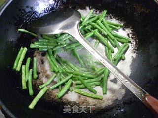油条炒带豆的做法步骤：10