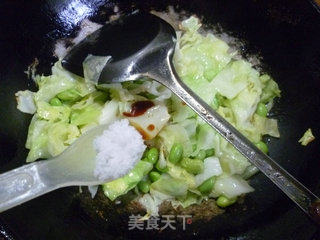 毛豆炒包心菜的做法步骤：9
