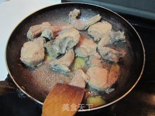 白菜豆腐排骨汤的做法步骤：4