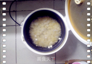 夏季之糖水佳品————银耳莲子冰糖红片糖枸杞羹的做法步骤：4