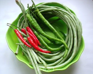 鲜椒肉末豇豆的做法步骤：2